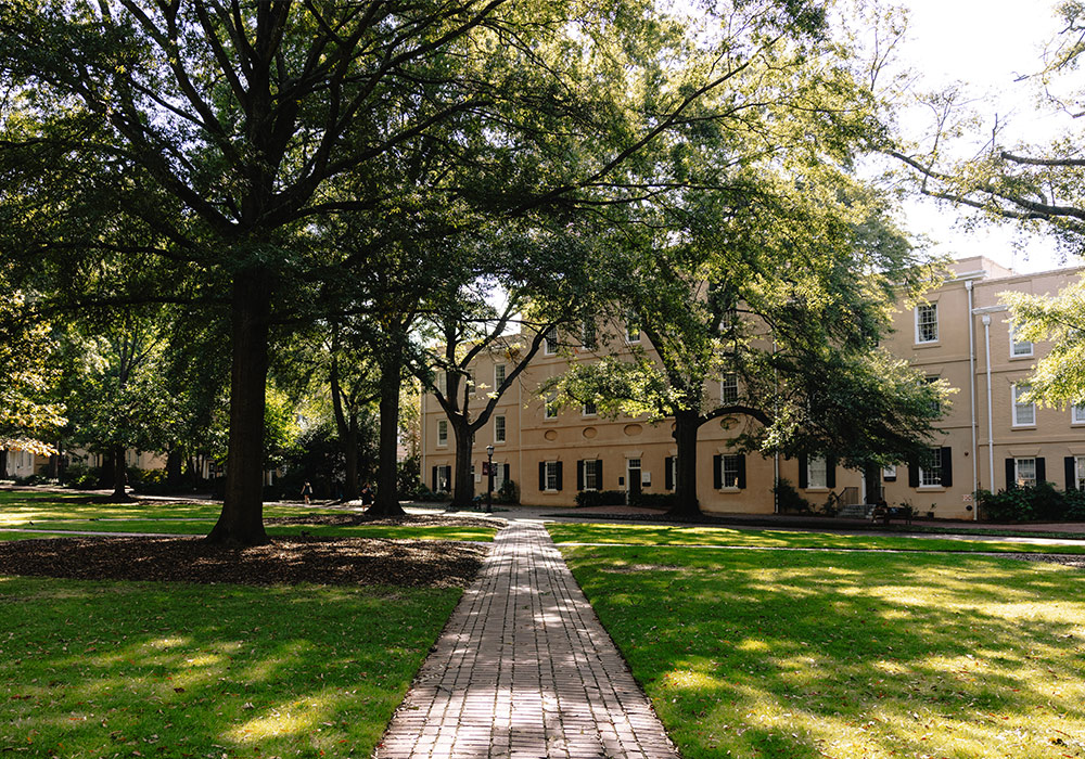 pathway and building on the USC Horseshoe